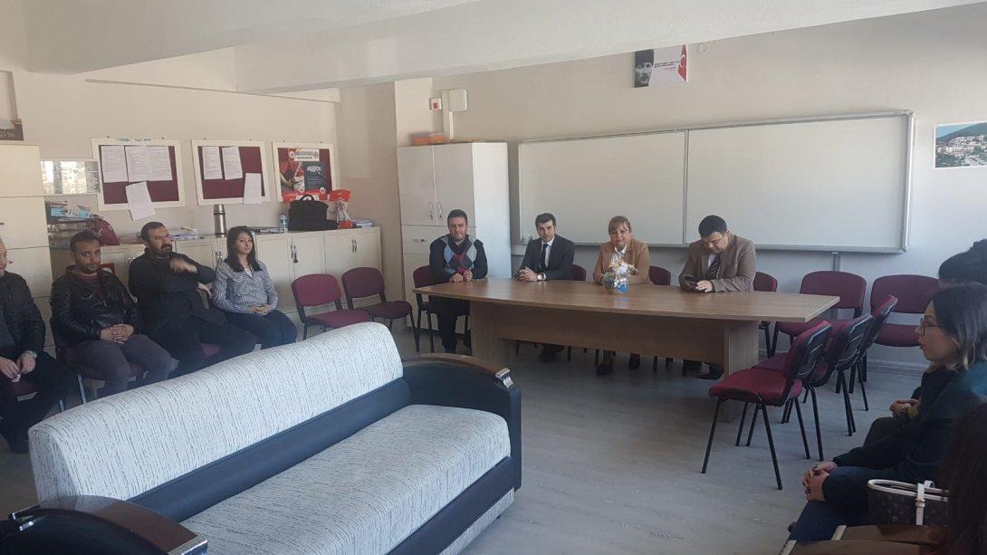 İlçe Milli Eğitim Müdürümüz Nuray KABAŞ, Atatürk Ortaokulu´nu ziyaret etmiştir. 