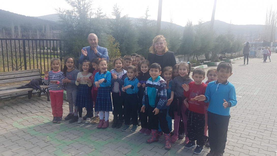 İlçe Milli Eğitim Müdürümüz Nuray KABAŞ Çayboyu Ş.Ş.Özbay Ortaokulu ve Mehmet Koçar İlkokulu´nu ziyaret etti.