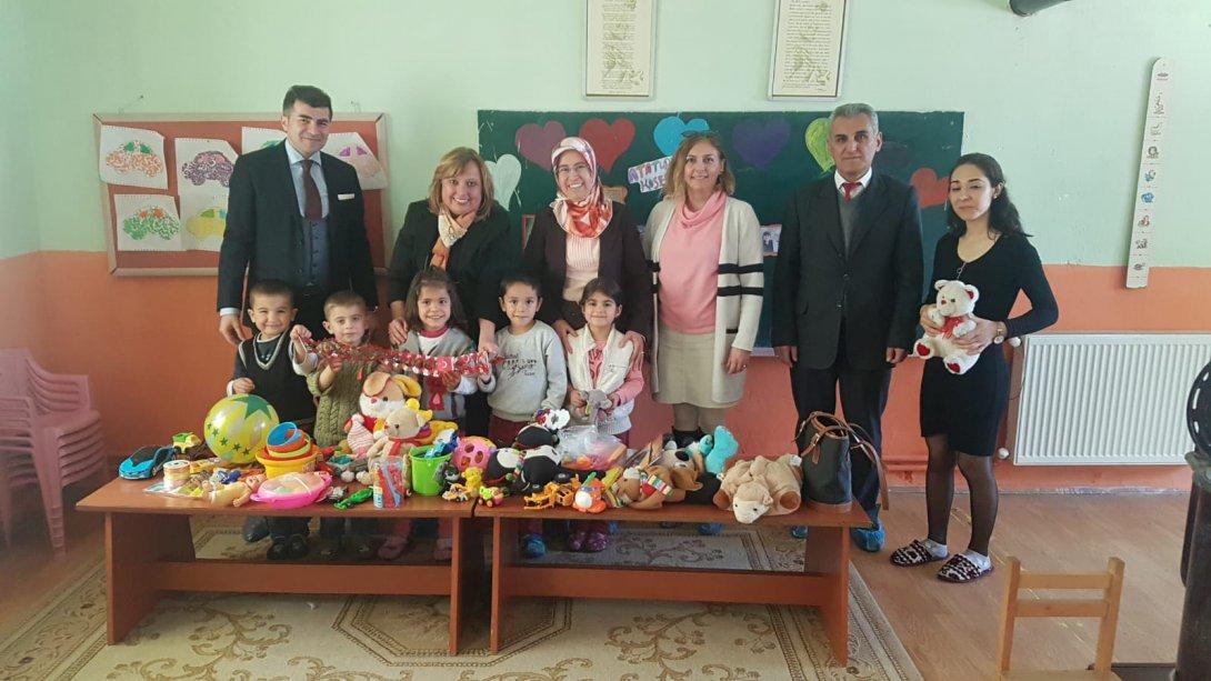 Kaymakamımız Ali Ekber ATEŞ, İlçe Milli Eğitim Müdürümüz Nuray KABAŞ VE Belediye Başkan V. Hafize ÇAKIM, Çatak ve Çamlıbel İlkokulları´nı ziyaret ettiler.