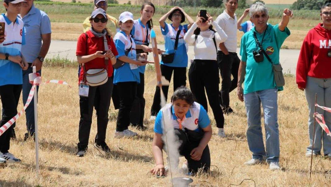 HAVA SPORLARI ULUSAL MODEL ROKET YARIŞMASINDA İLÇEMİZDEN TÜRKİYE  ÜÇÜNCÜLÜĞÜ